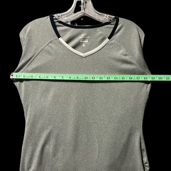 NIKE Woman Gray Top long sleeve Dri Fit Running Yoga Gym SZ/ M - Picture 5 of 8